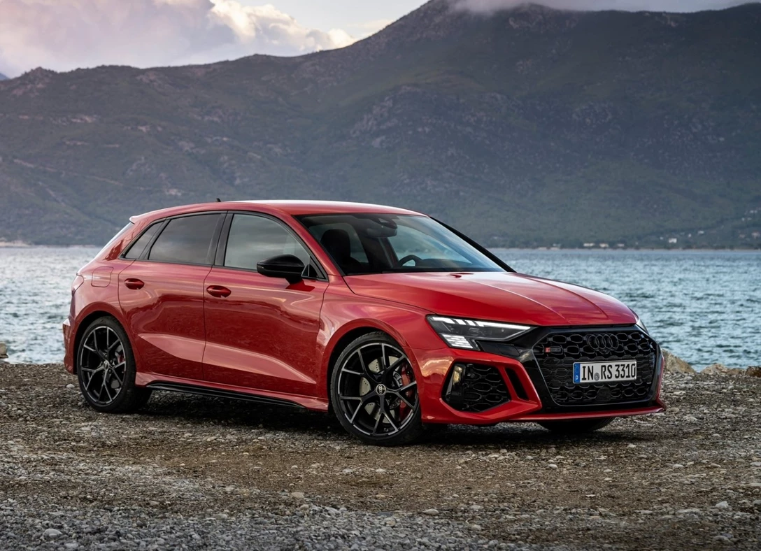 1658722-Audi-RS3-2022-01.jpg