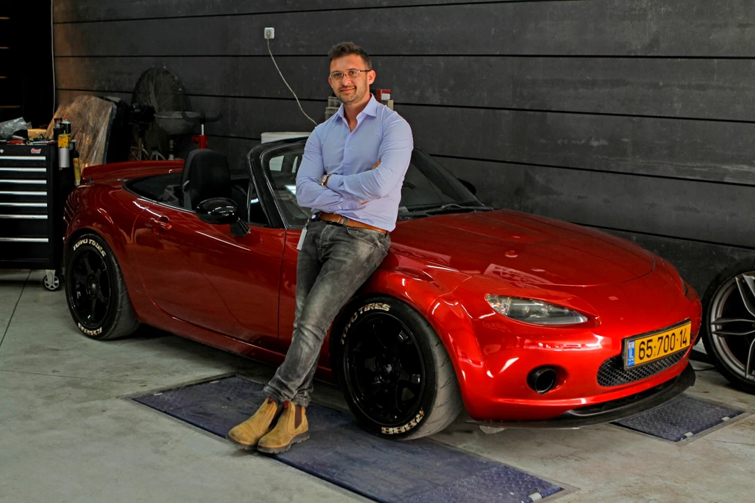 1599645-האוטו של השכן.jpg