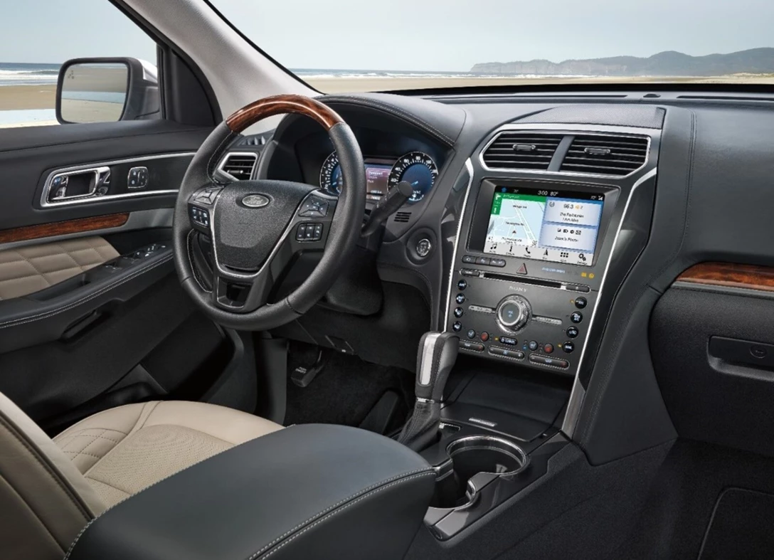1646708-Ford-Explorer-2017-05.jpg