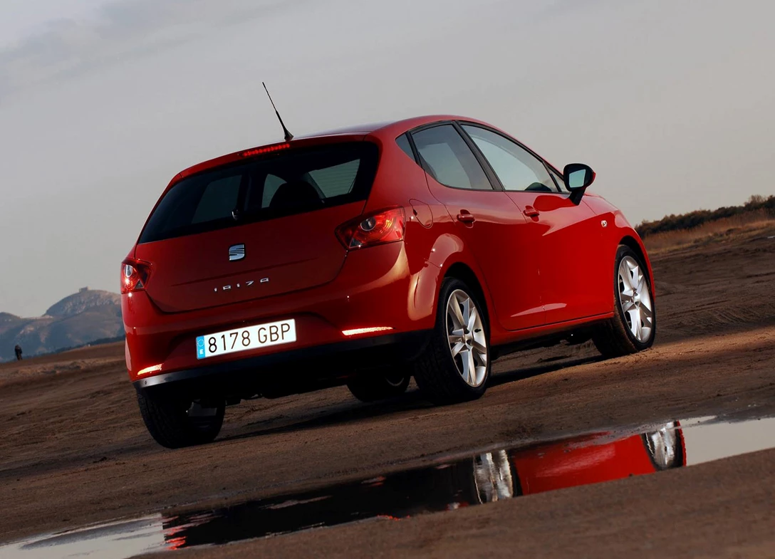 Seat-Ibiza-2009-2012-02.jpg