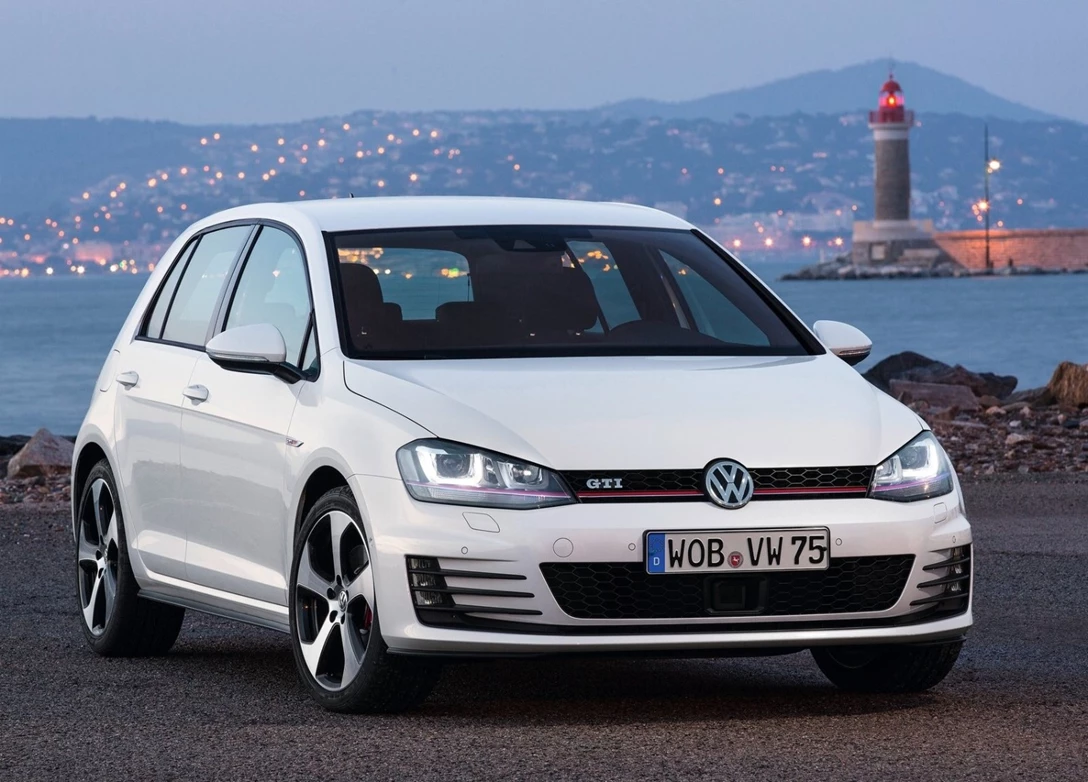 1670410-Volkswagen-Golf_GTI-2014-01.jpg