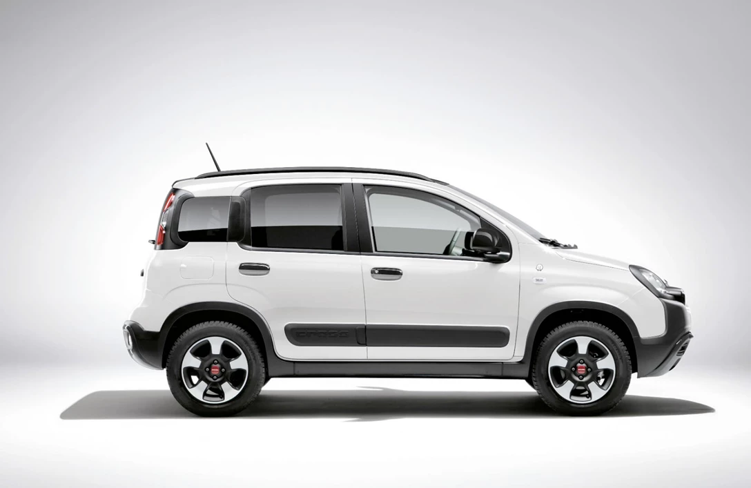 1618724-190626_Fiat_New-Panda-Waze_02.jpg