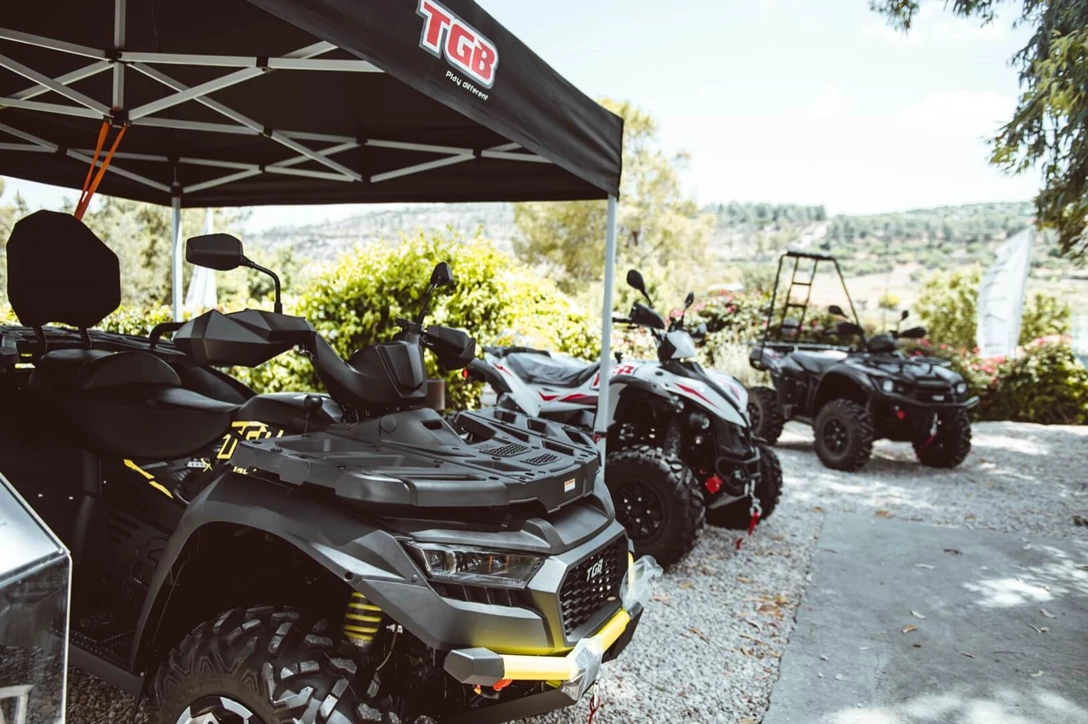 1632801- BY BENNY DOUTSH-182.jpg