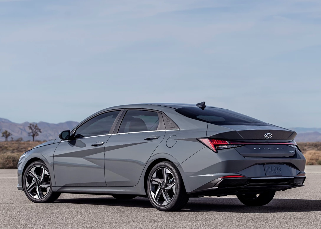 1673931-Hyundai-Elantra-Hybrid-2023-03.jpg
