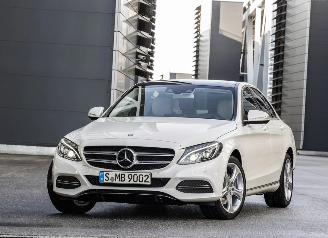 1648707-Mercedes-Benz-C-Class-2015-01.jpg