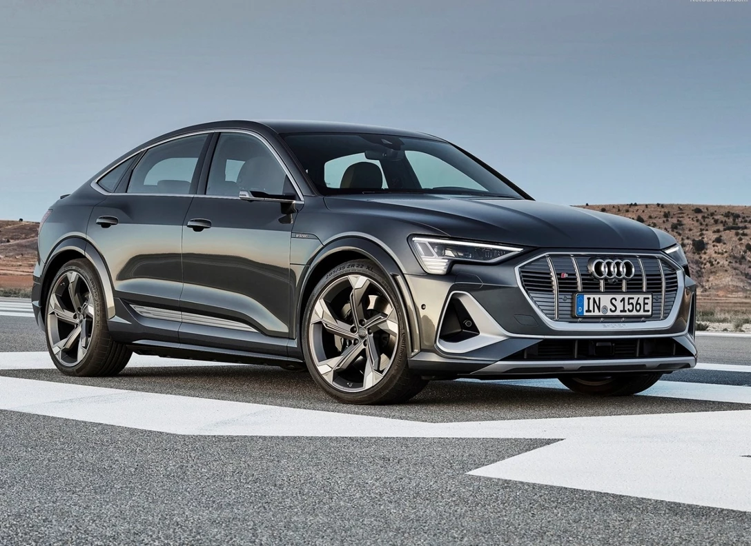 1656853-Audi-e-tron_Sportback-2022-01.jpg