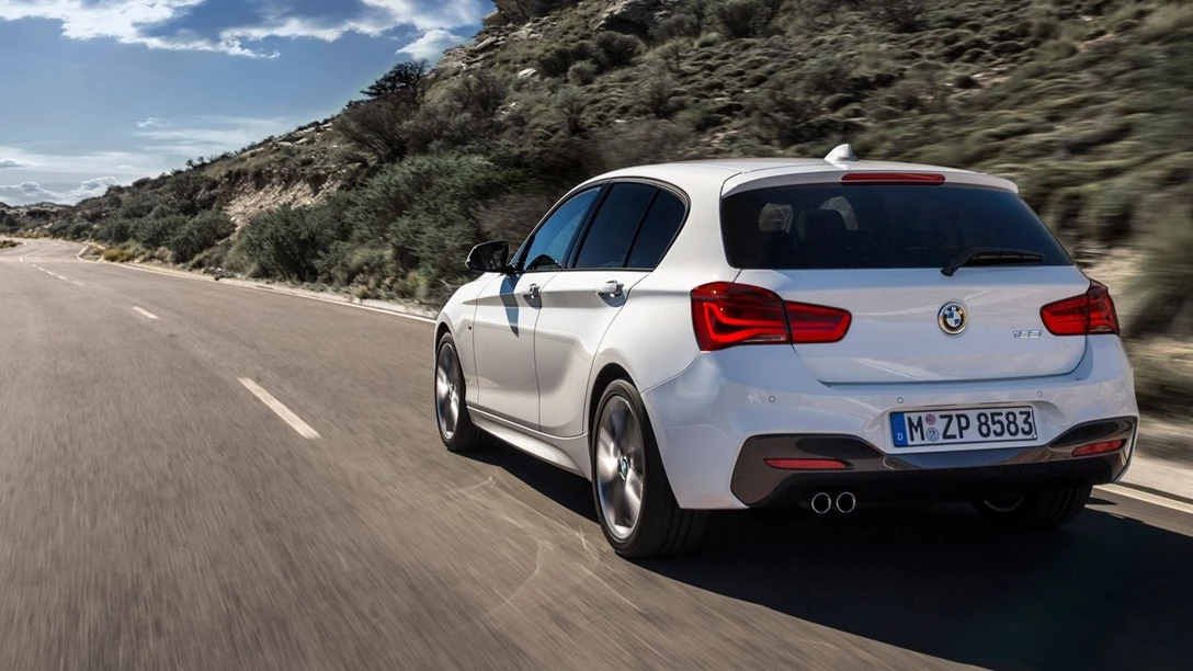 1689462-BMW-1-Series-2016-1600-17.jpg
