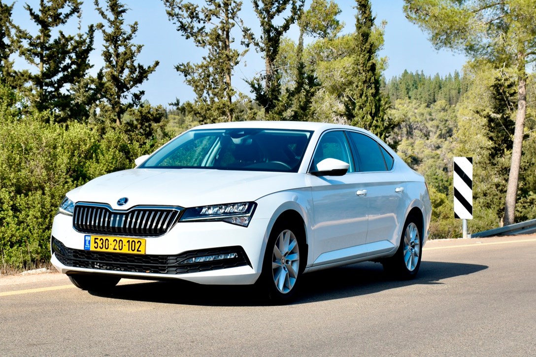 1654737-skoda superb 15 L - 1.jpeg