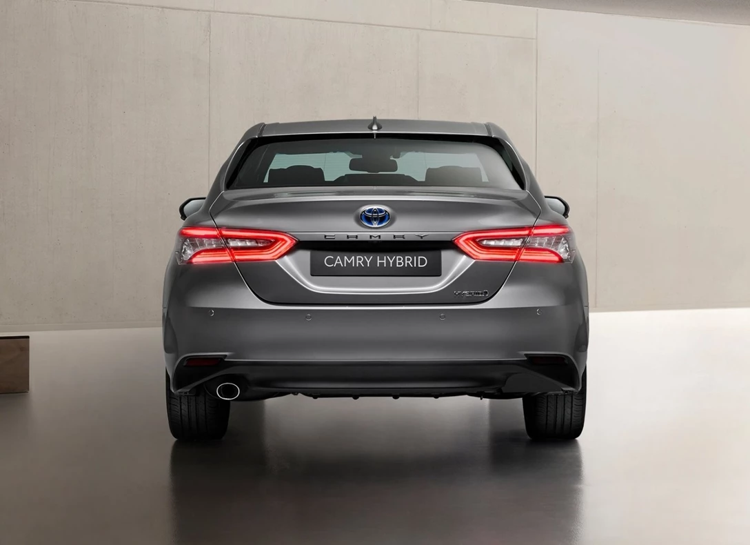 1652664-Toyota-Camry_Hybrid-2022-02.jpg