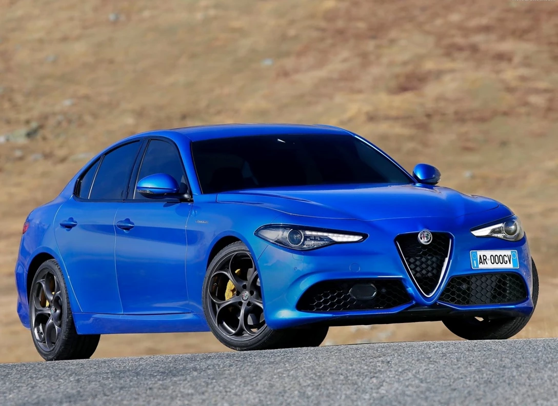 1658357-Alfa_Romeo-Giulia-2018-06.jpg