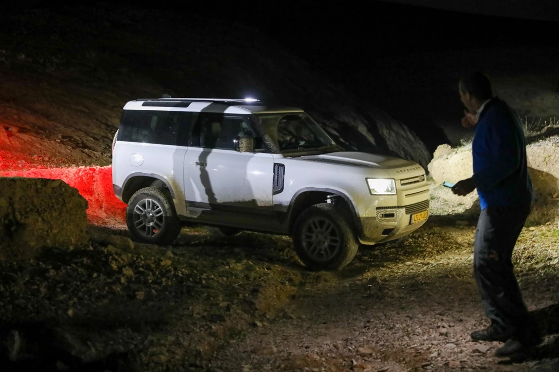 1640662-מסע לרגל השקת הדיפנדר הקצר בישראל, צילום רונן טופלברג (272).jpg