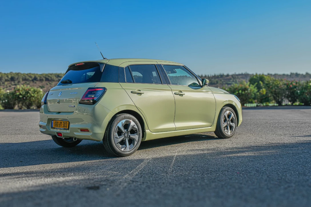 1699617-2024_suzuki_swift-20.jpg
