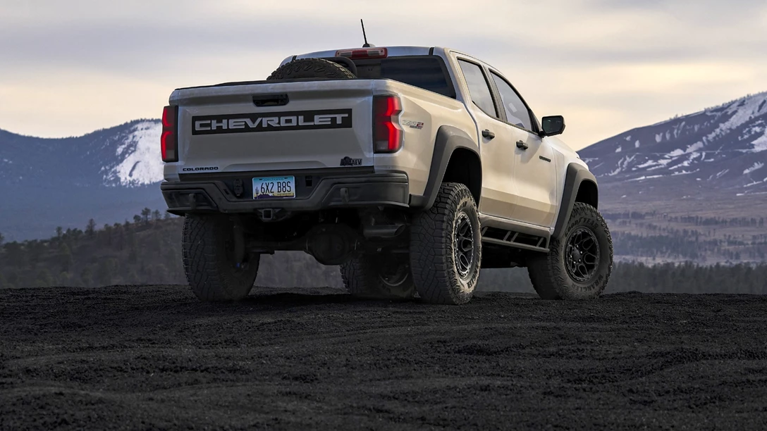 1683041-2024-chevrolet-colorado-zr2-bison-005-min.jpg