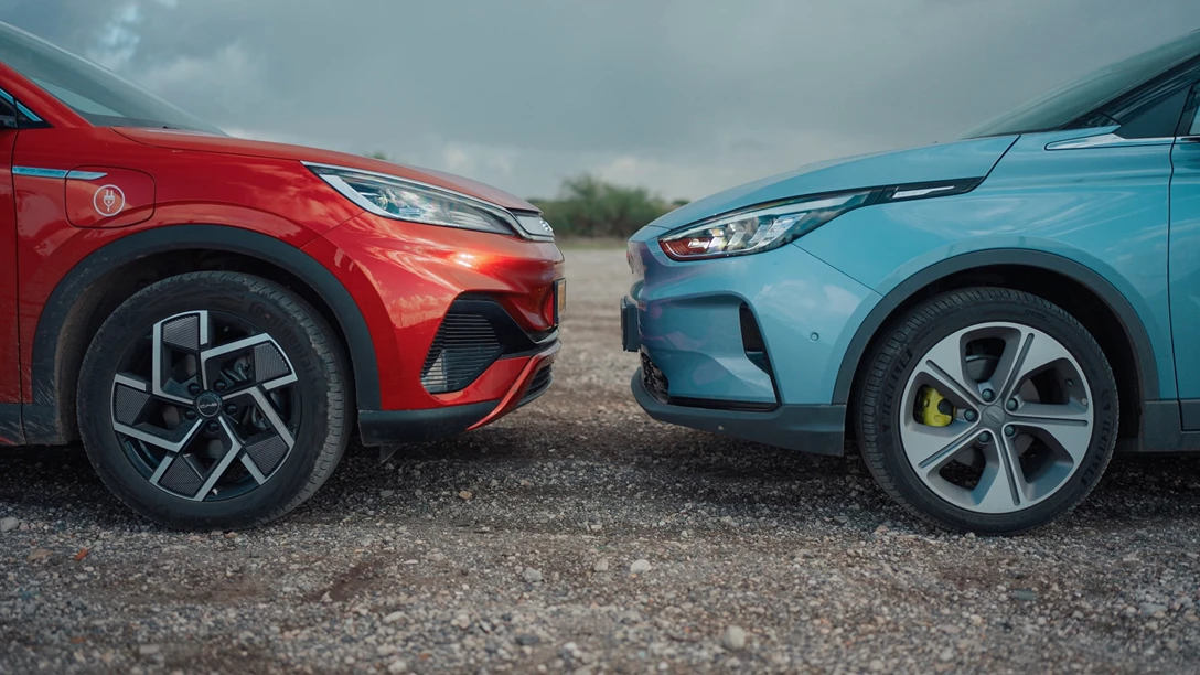 1673453-BYD ATTO 3 vs Geely Geometry C.01_34_35_20.Still086 copy.jpg