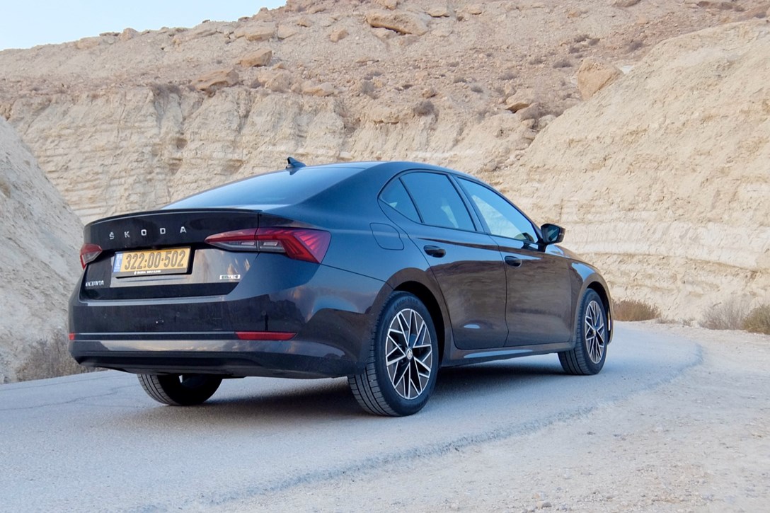 1637287-סקודה אוקטביה 1.0 ל' - 13.jpeg