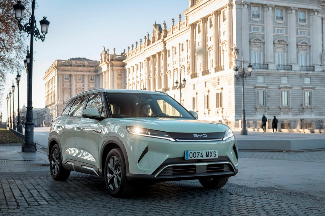 1706592-Atto 2_Hiking green_1.jpg