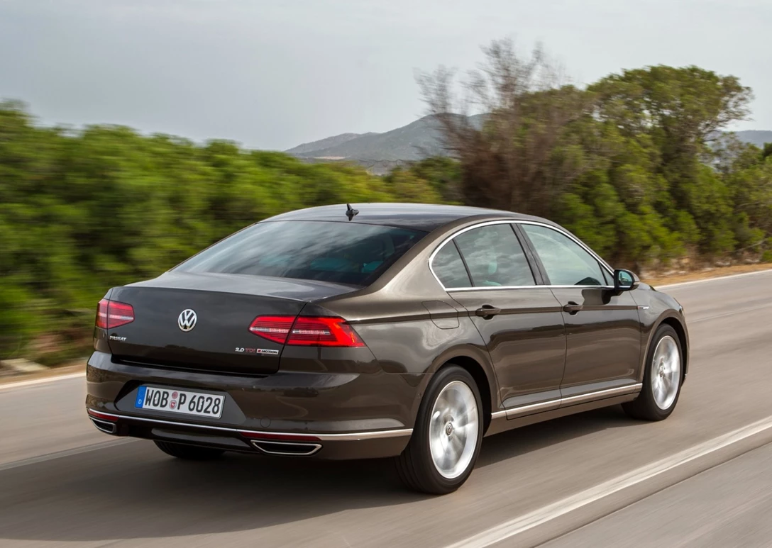1666846-Volkswagen-Passat-new-2015-03.JPG