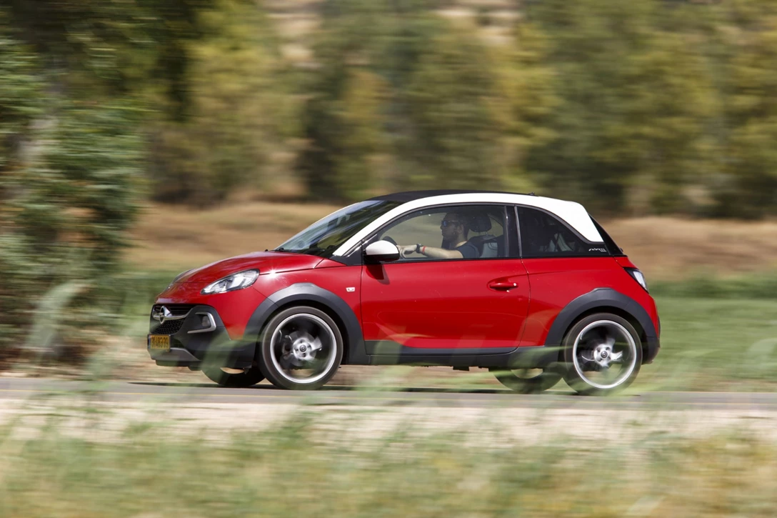 1600386-קטנות פתוחות 2018 - אופל אדם רוקס סיטרואן C1 פיאט 500 500C רנו טווינגו (18).jpg