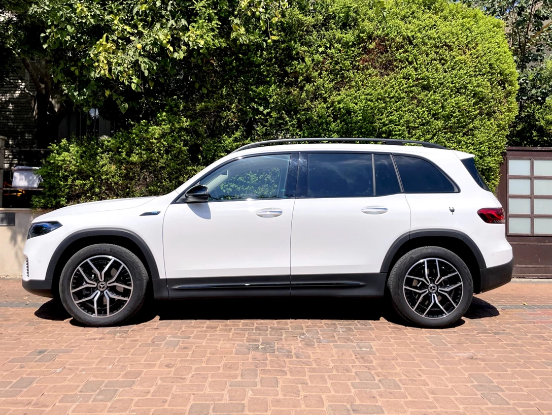 1667346-EQB - 4-min.jpg