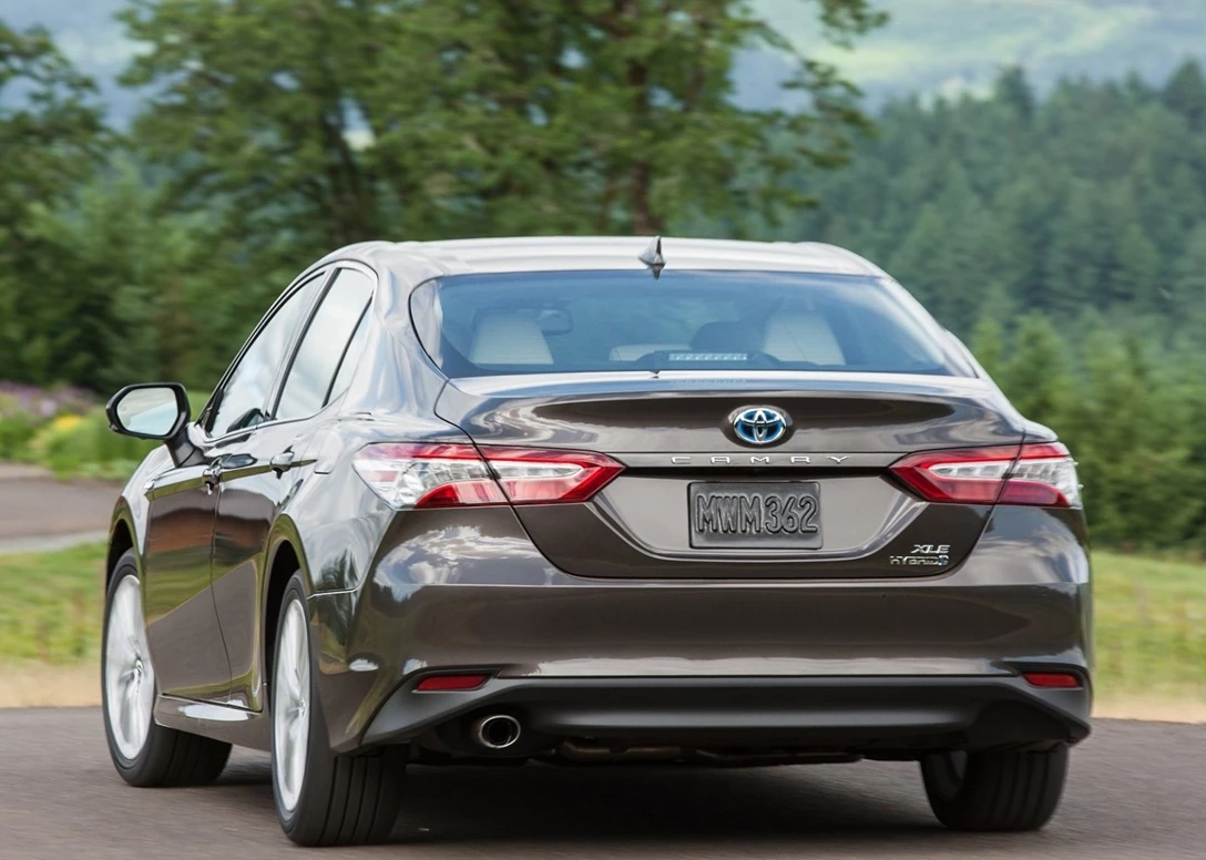 1595550-Toyota-Camry 7.jpg