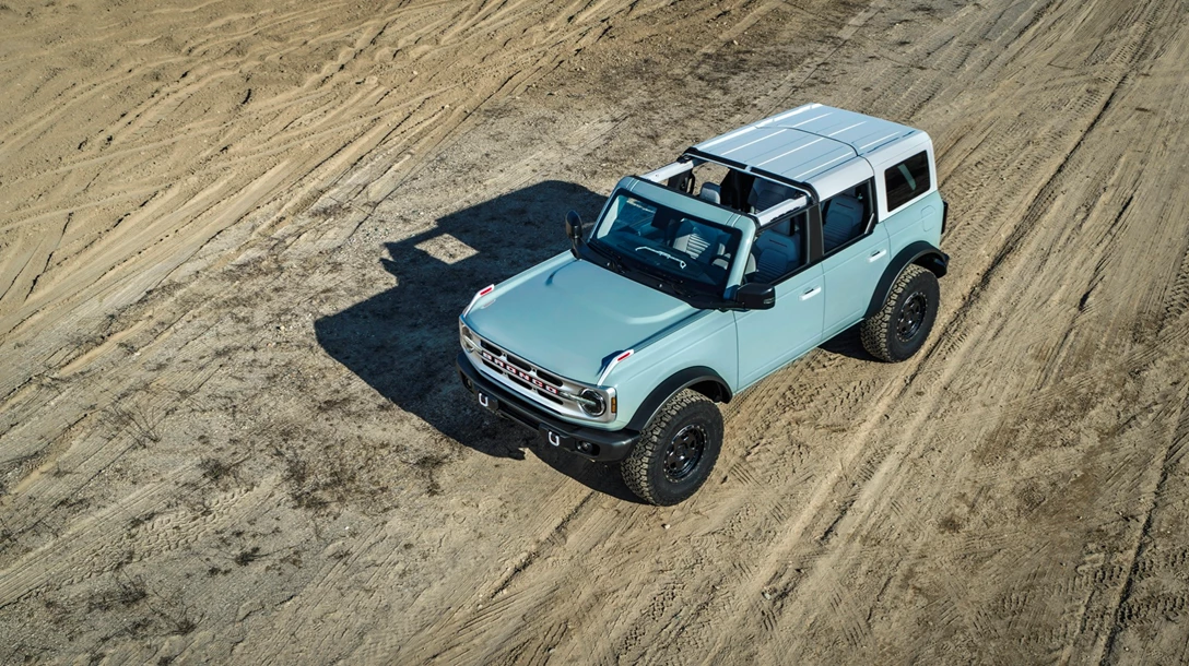 1633935-Bronco_4dr_features_04.jpg