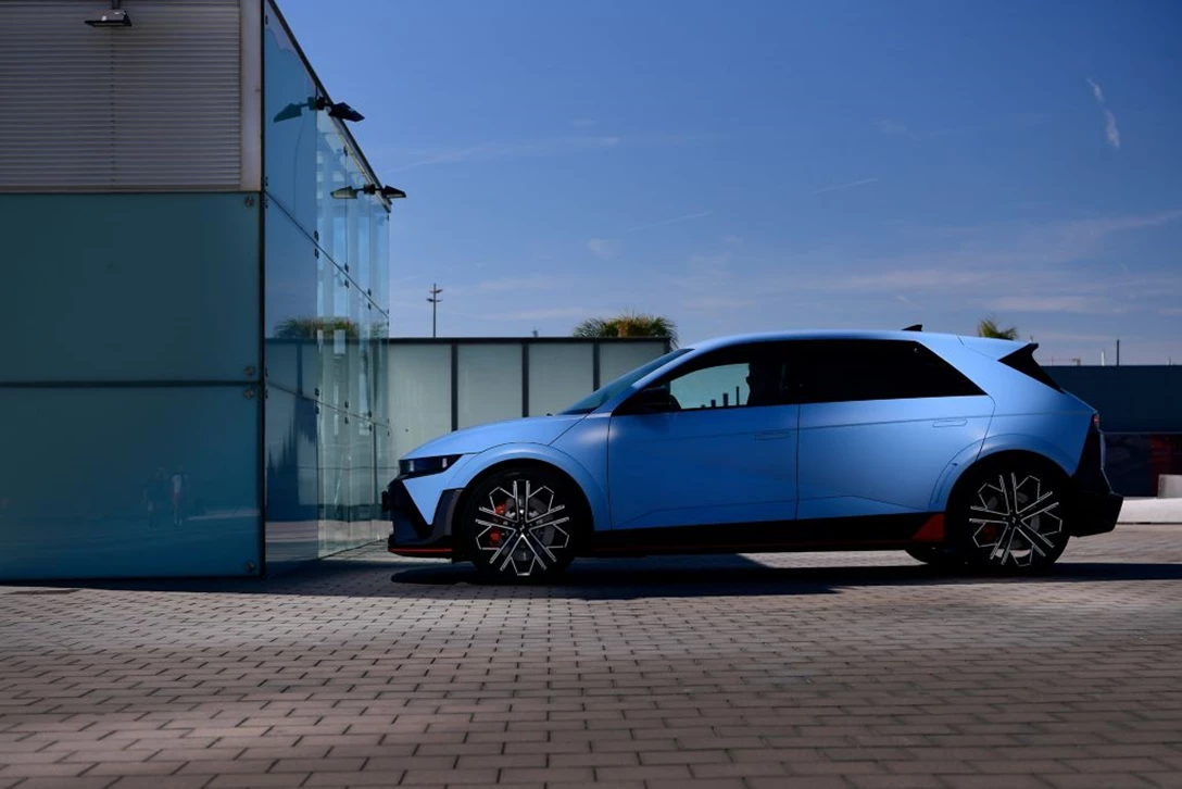 1694815-hyundai-ioniq-5-n-barcelona-0324-214_wid_1024_bfc_off.jpg