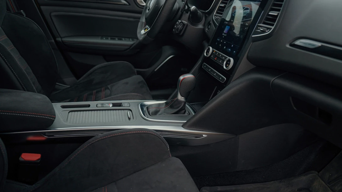 1695996-Renault Megane RS 2024.00_37_24_18.Still049-min.jpg