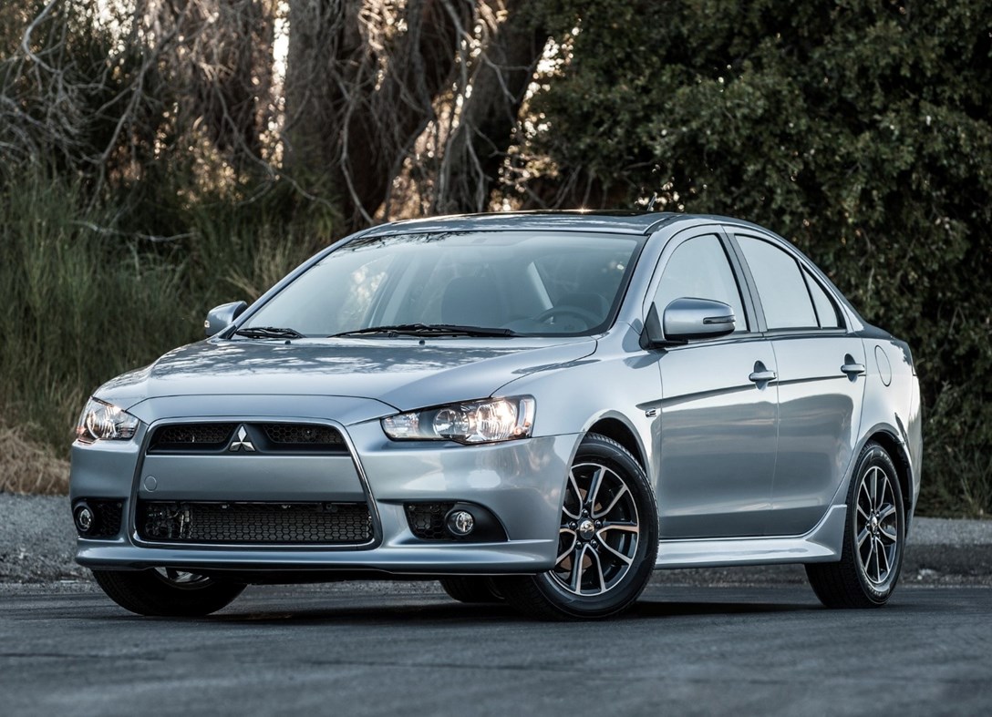 1666153-Mitsubishi-Lancer_Sedan-2015-04.jpeg