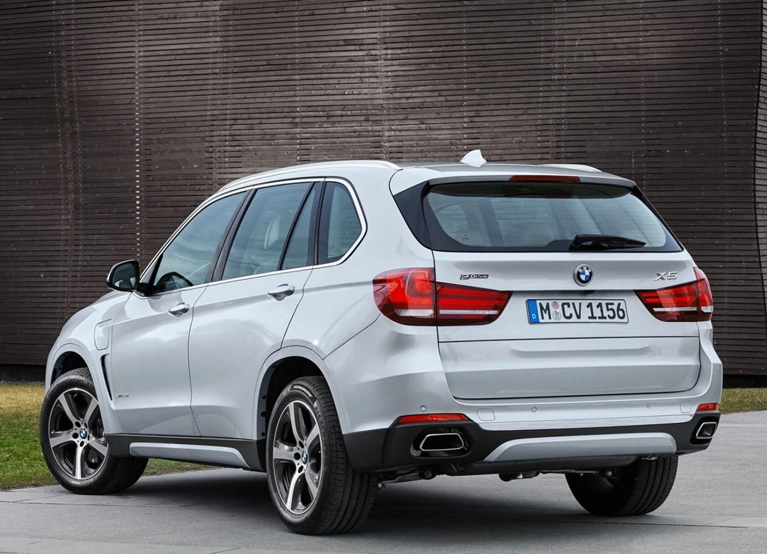 1645934-BMW-X5-2018-02.jpg