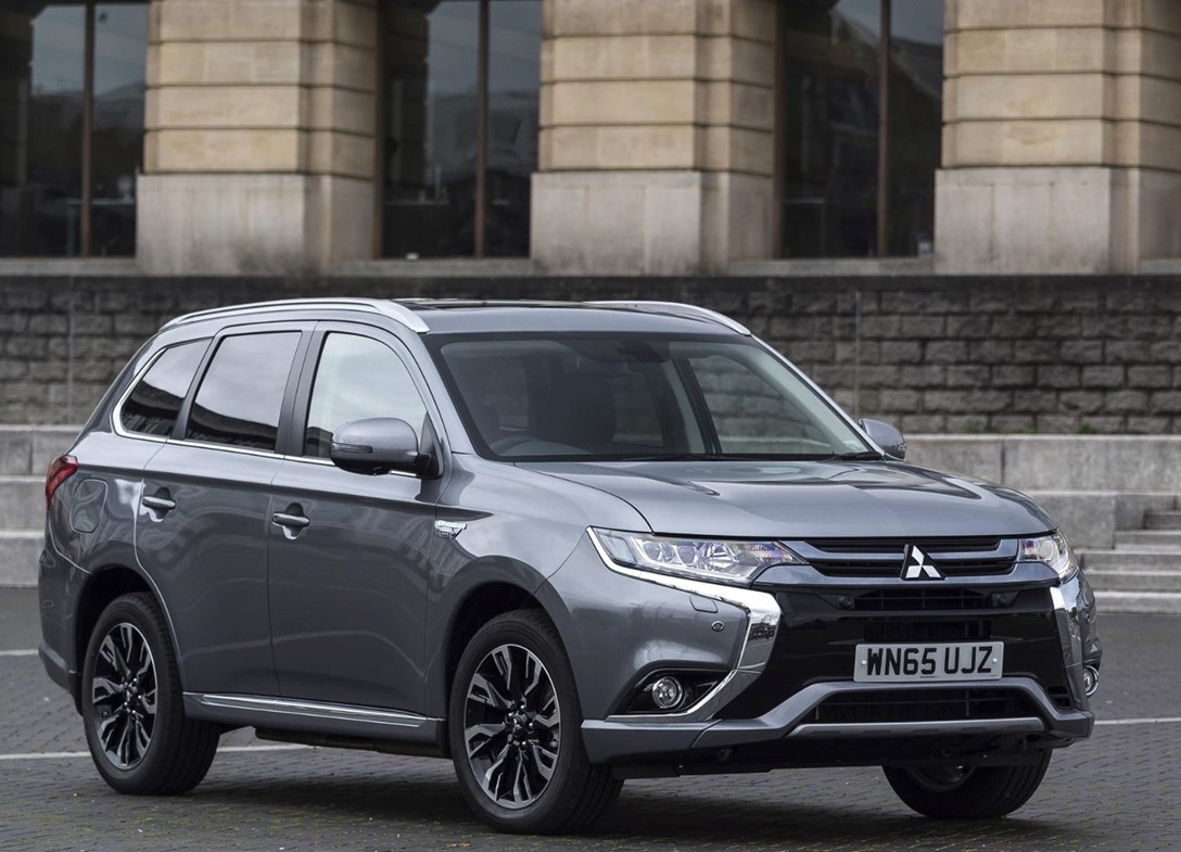 1653397-Mitsubishi-Outlander_PHEV-2018-01.jpeg