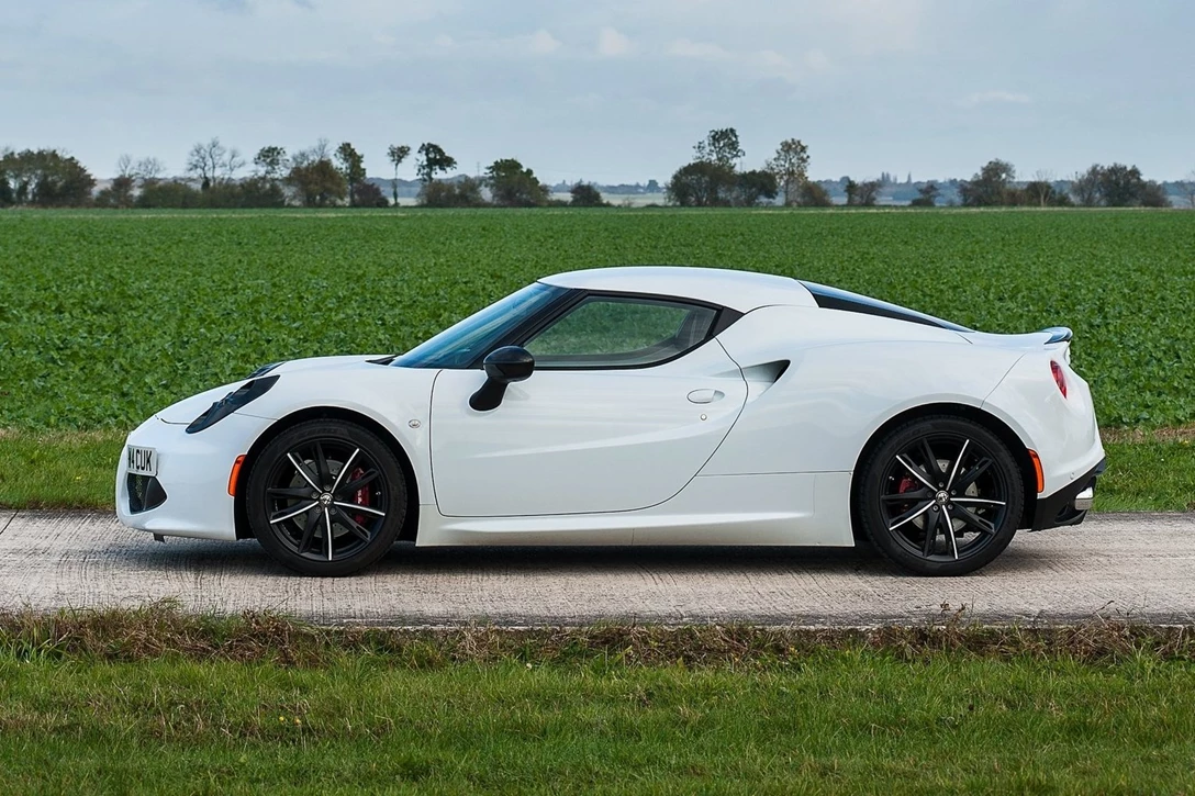 אלפא 4C קופה וספיידר