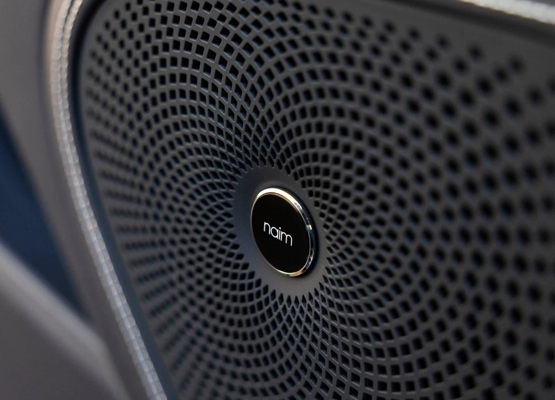 1710272-Bentley-Flying_Spur-2025 (11).jpg