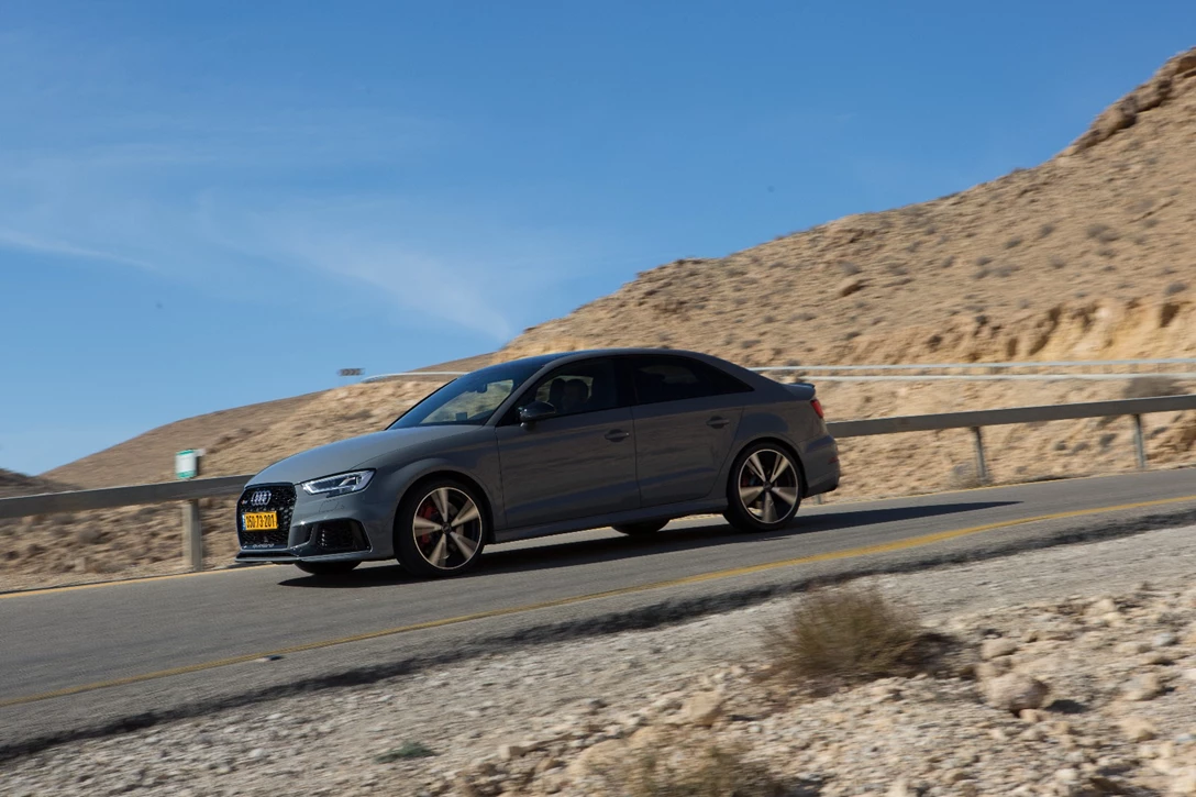 1593852-אודי RS3 מבחן דרכים (12).jpg