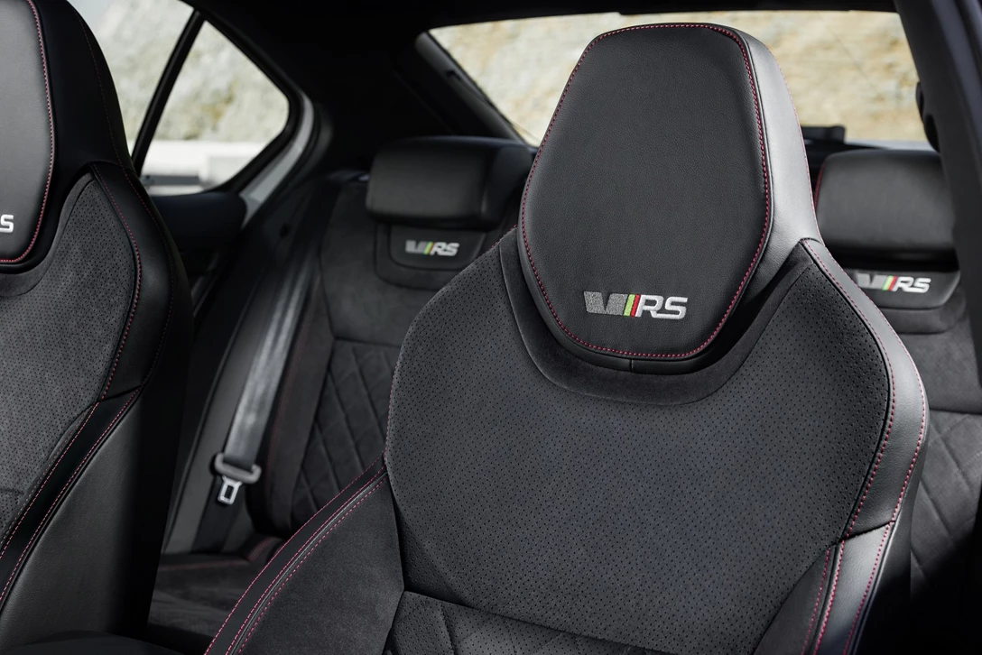 1590484-סקודה אוקטביה RS245 (3).jpg