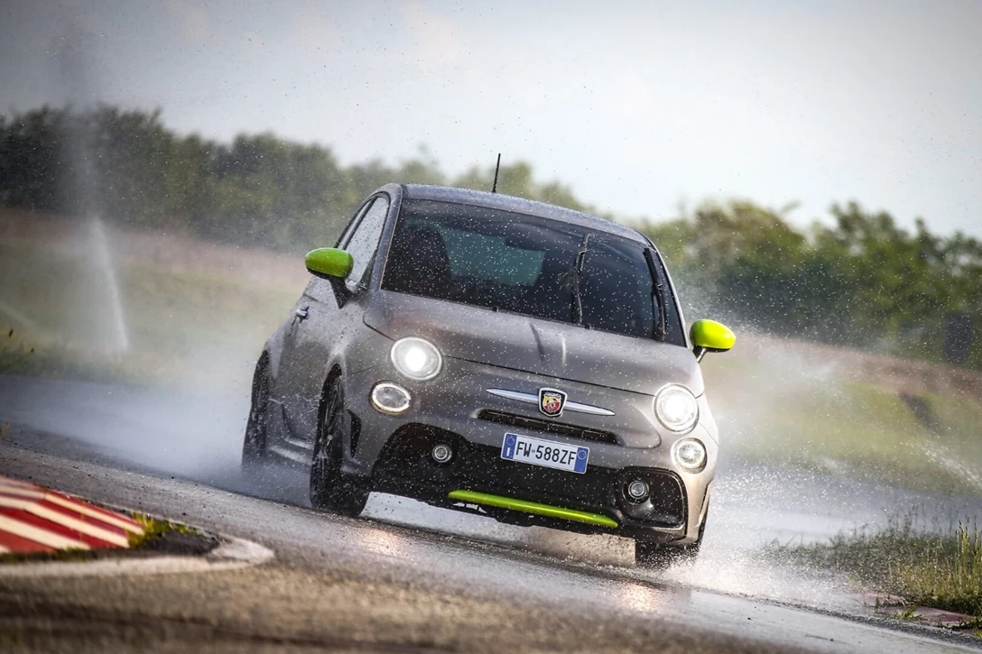 1622636-190911_Abarth_595-Pista_19.jpg