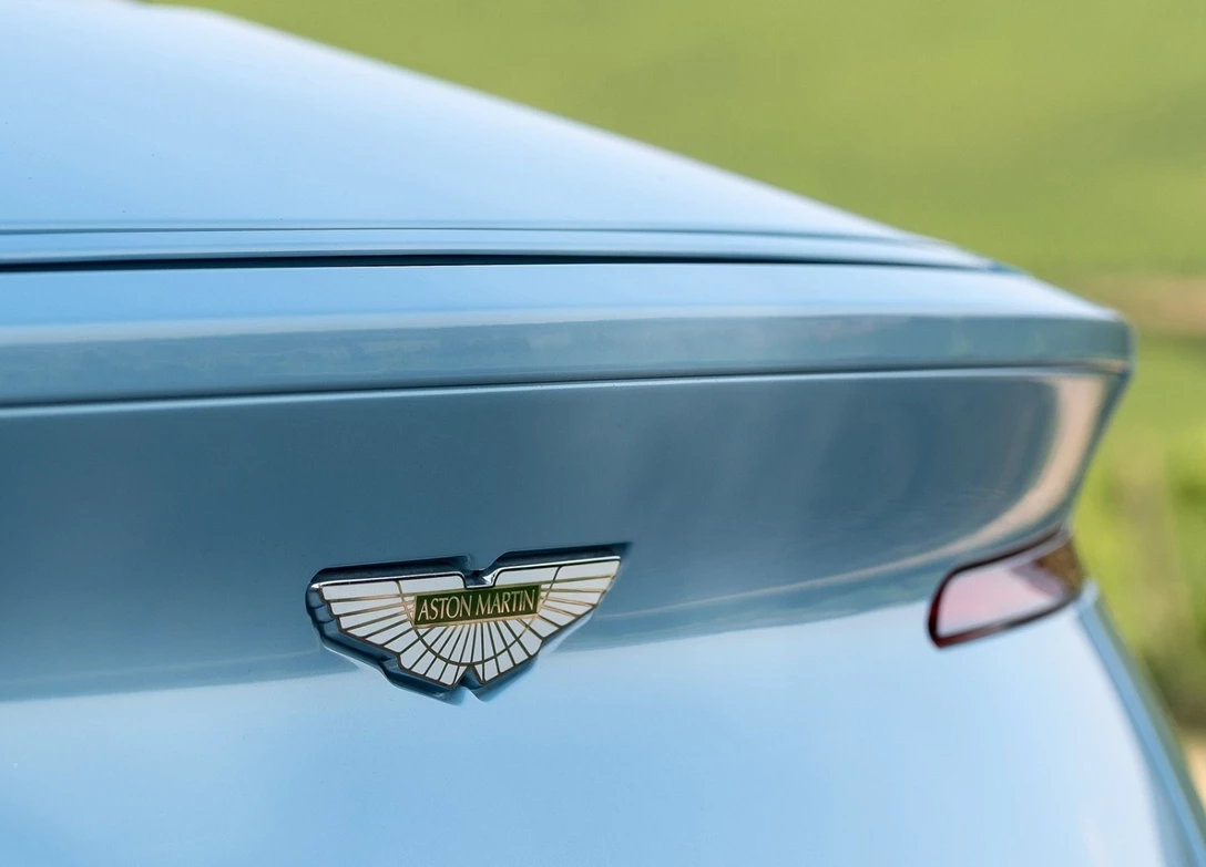 1683634-Aston_Martin-DB11-2023-13.jpg