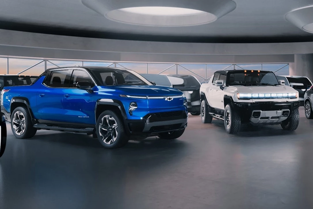 1666335-GM-EV-lineup-007-2024-Chevrolet-Silverado-EV-and-GMC-Hummer-EV-Pickup.jpg