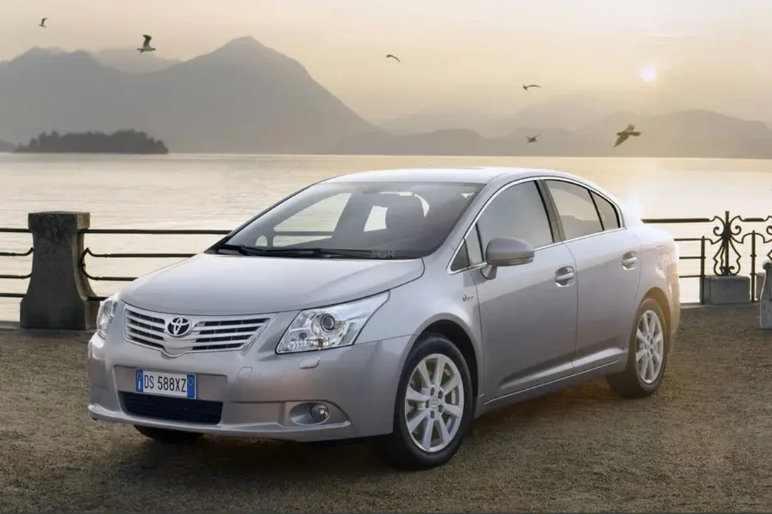 Toyota-Avensis-2007-2009-00.jpg