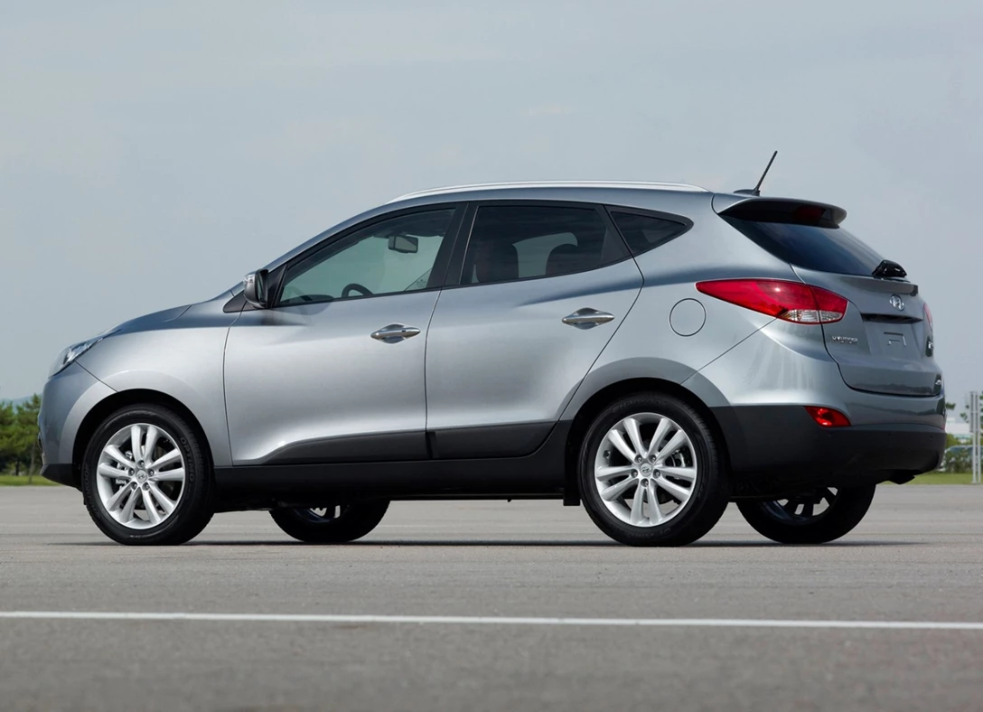 1661261-Hyundai-ix35-2011-02.jpg