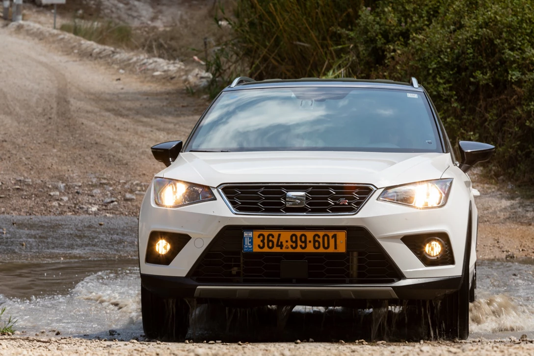 1614687-קיה סטוניק מול סיאט ארונה מבחן דרכים (11).jpg