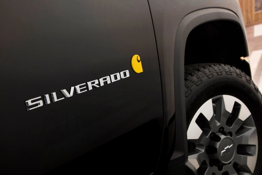 1624649-2021-Chevrolet-SilveradoHD-Carhartt-Special-Edition-003.jpg