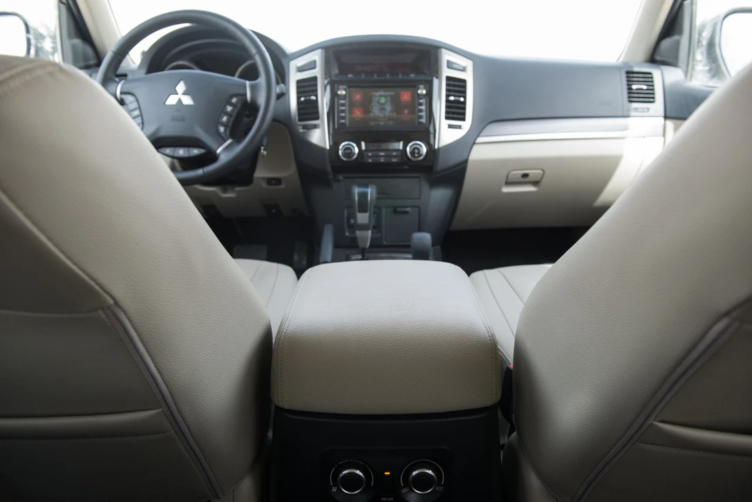 1601922-מיצובישי פאגרו (4).jpg