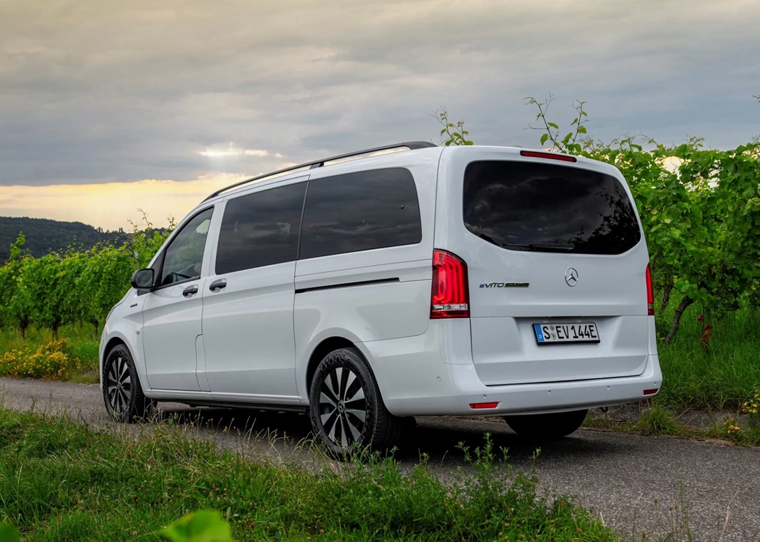1656208-Mercedes-Vito-2022-05.jpg