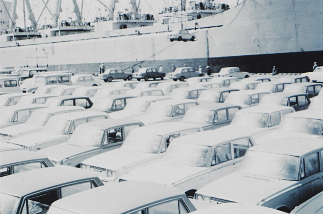 1631935-Image00107_fix_1968_Toyota_Maru_ship.jpg