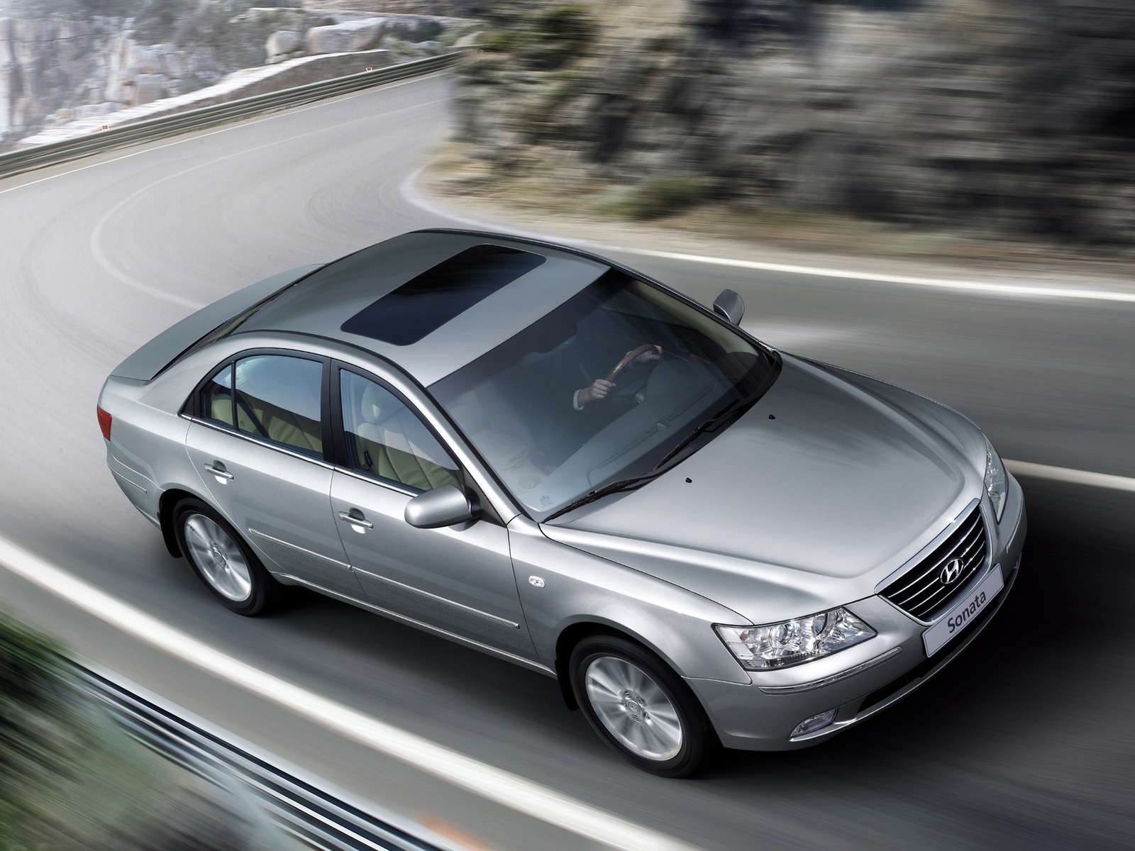 1593517-Hyundai-Sonata 2.jpg
