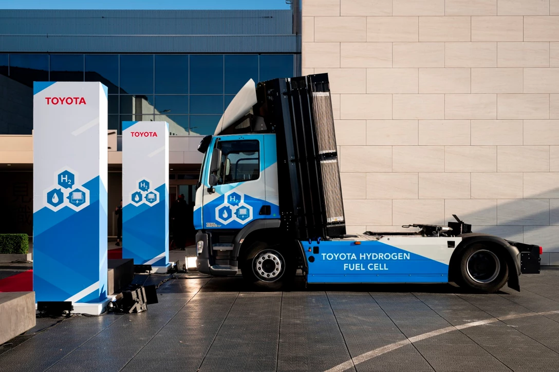 1690935-גם הוא בשלישייה.jpg