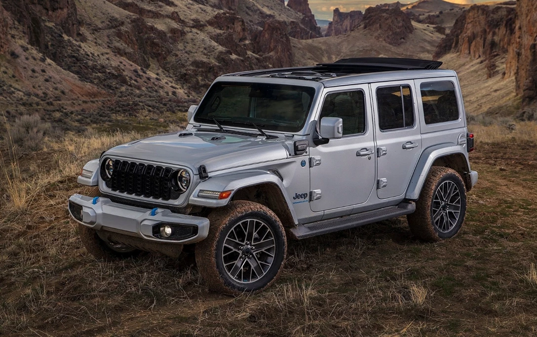 1687837-Jeep-Wrangler_4xe-2024-wallpaper-min.jpg