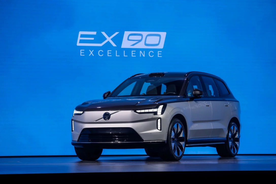 1693068-310334_Volvo_EX90_Excellence-min.jpg