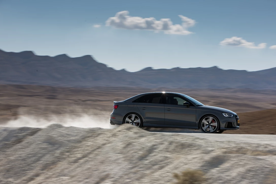 1593853-אודי RS3 מבחן דרכים (4).jpg