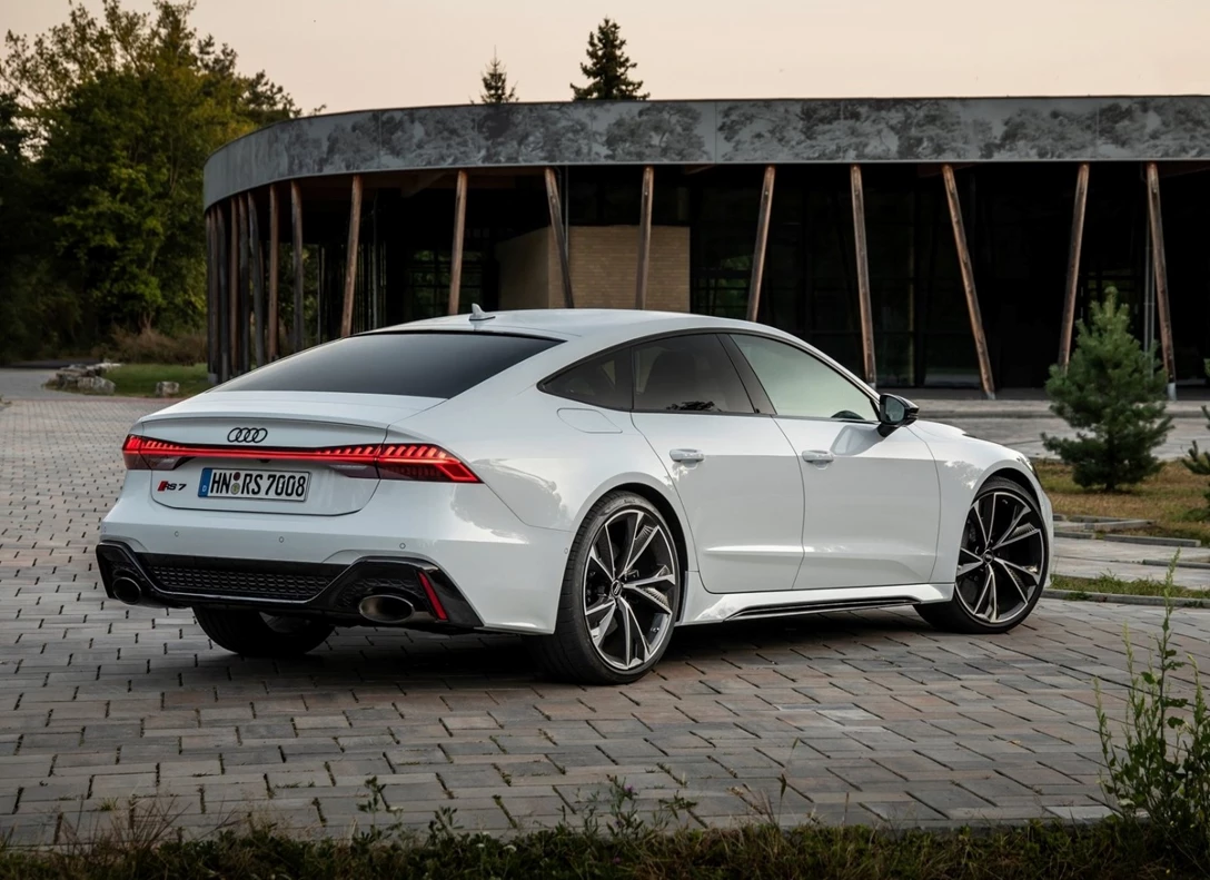 1662812-Audi-RS7_Sportback-2022-02.jpg